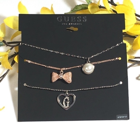𝅺3/$29! GUESS Delicate Layered Necklace Pearl & Bow - Picture 2 of 7